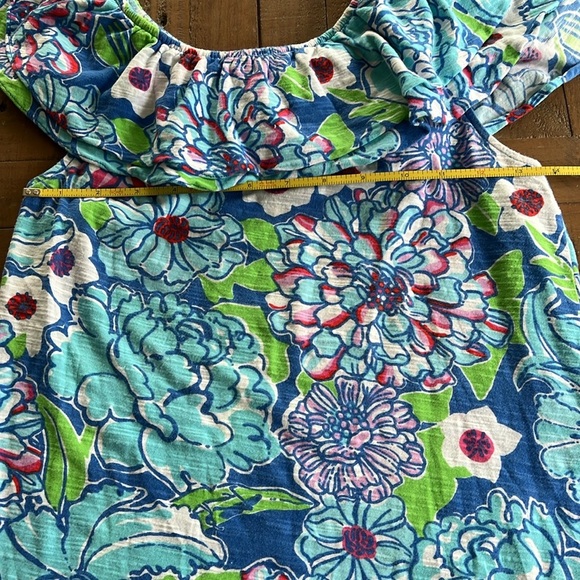 Lilly Pulitzer wynne asymmetrical top - Picture 7 of 8